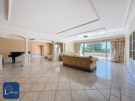 Apartamento - Prévessin-Moëns, Ain