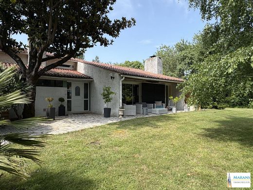 Πολυτελή κατοικία σε Marans, Charente-Maritime