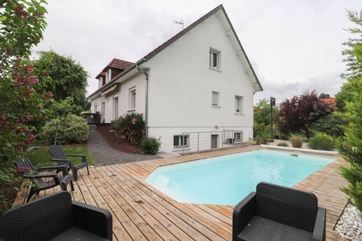 Luxus-Haus in Fontaine-lès-Dijon, Cote d'Or