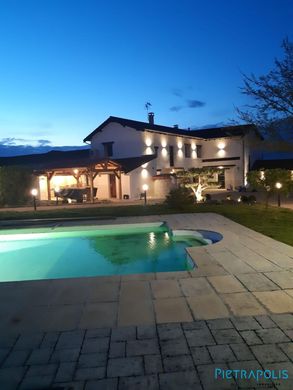 Luxury home in Dracé, Rhône