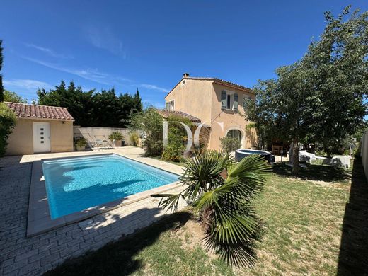 Luxury home in Châteauneuf-de-Gadagne, Vaucluse
