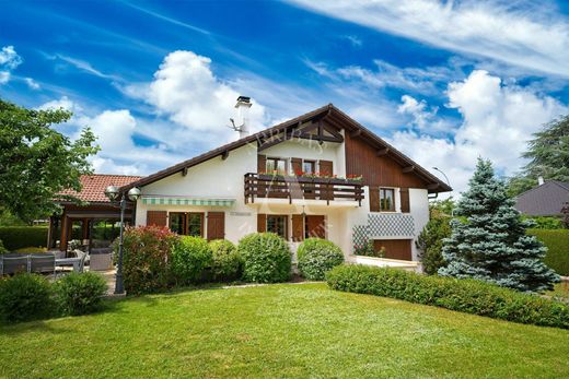 Casa di lusso a Prévessin-Moëns, Ain