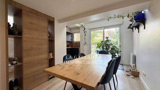 Apartament w Nanterre, Hauts-de-Seine