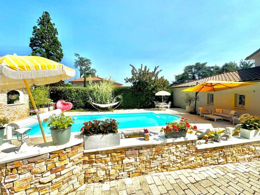 Luxury home in Saint-Priest-en-Jarez, Loire