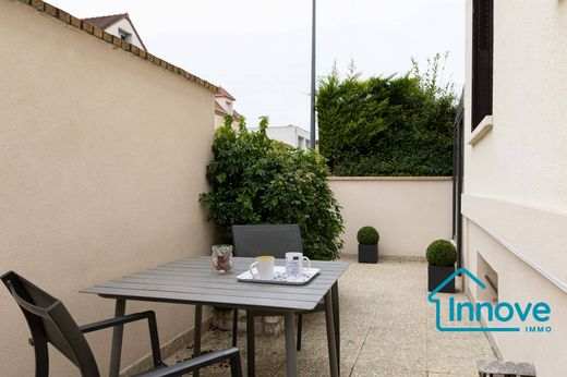 Luxury home in Chaville, Hauts-de-Seine