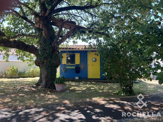 Luxury home in Dompierre-sur-Mer, Charente-Maritime