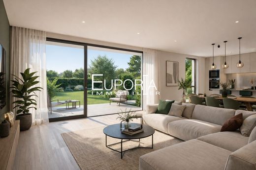Apartment in Issy-les-Moulineaux, Hauts-de-Seine