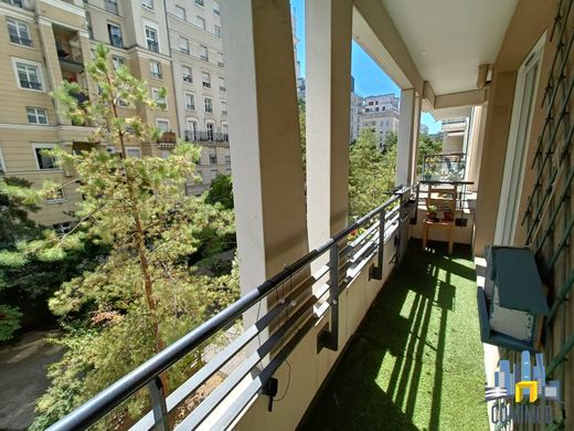 Apartment in Courbevoie, Hauts-de-Seine