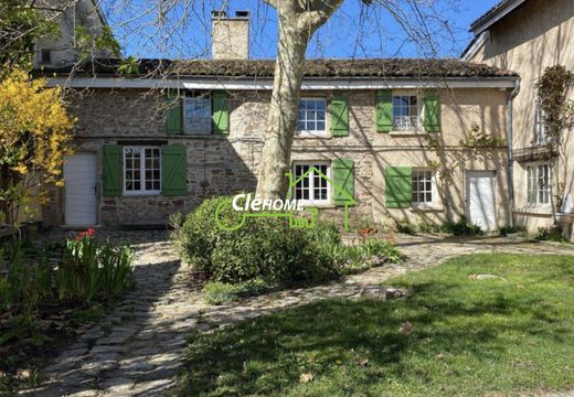 Casa di lusso a Dommartin, Rhône