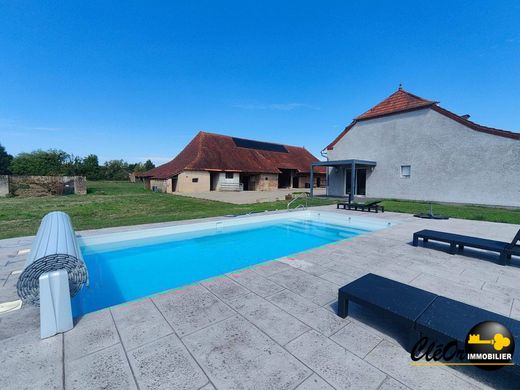 Элитный дом, La Chapelle-Saint-Sauveur, Saône-et-Loire
