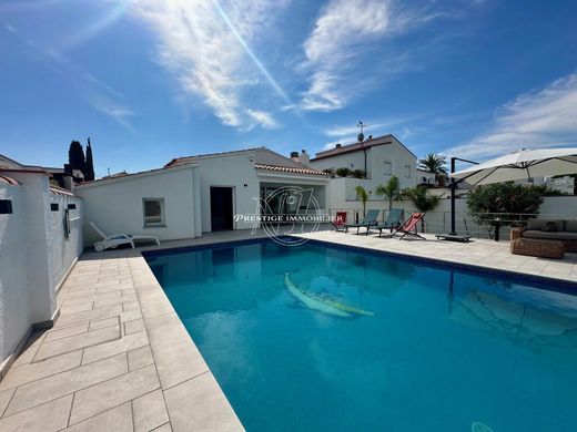 Luxus-Haus in Empuriabrava, Provinz Girona