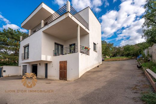 Casa di lusso a Reyrieux, Ain