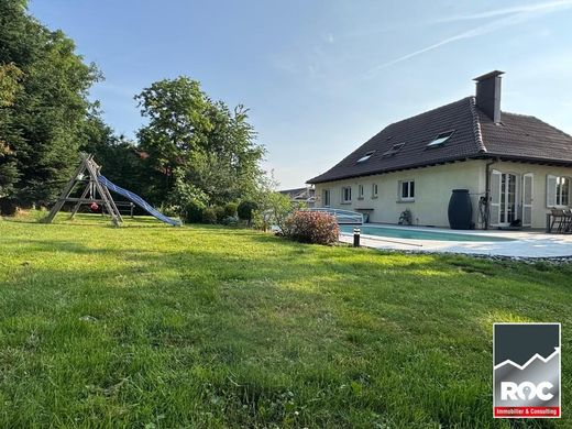 Casa di lusso a Husseren-les-Châteaux, Alto Reno