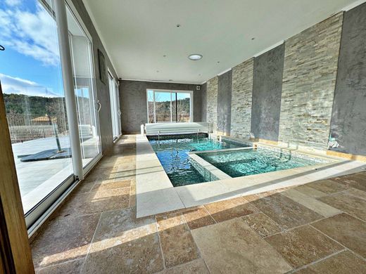 Luxury home in Peyroules, Alpes-de-Haute-Provence