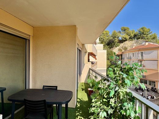 Apartment / Etagenwohnung in Beausoleil, Alpes-Maritimes