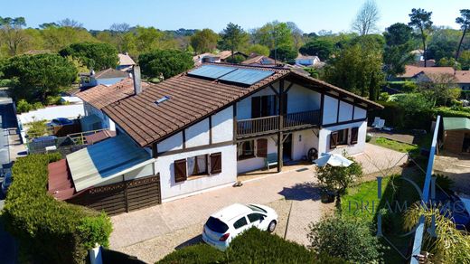 Luxury home in Capbreton, Landes