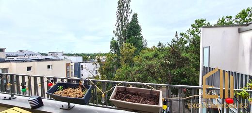 Piso / Apartamento en Le Plessis-Robinson, Altos de Sena