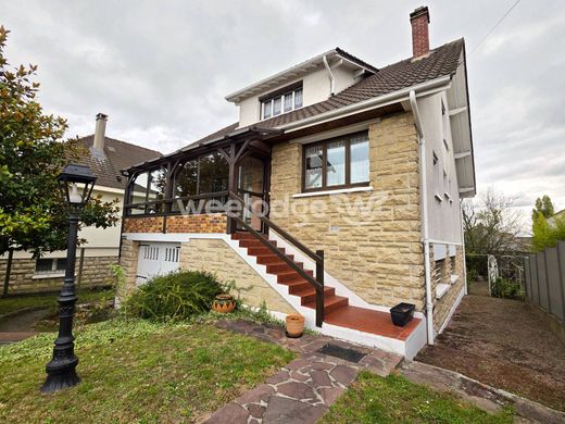 Luxus-Haus in Conflans-Sainte-Honorine, Yvelines