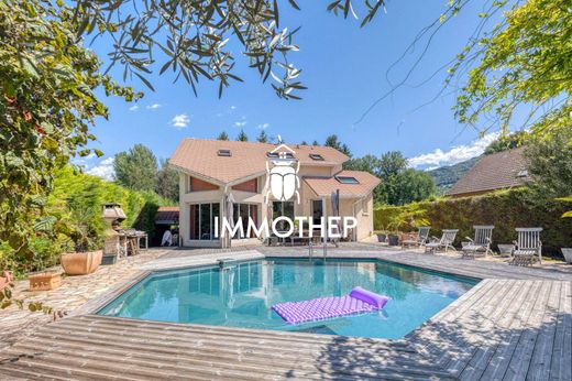 Casa di lusso a Le Champ-près-Froges, Isère