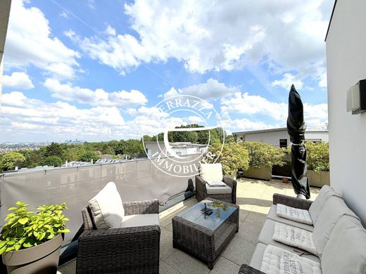 Apartment / Etagenwohnung in Louveciennes, Yvelines