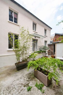 Luxury home in Clichy, Hauts-de-Seine