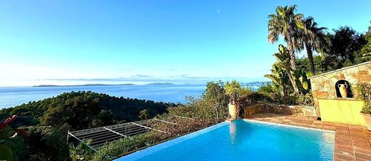 Maison de luxe à Rayol-Canadel-sur-Mer, Var