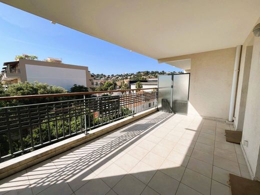 Apartment / Etagenwohnung in Cavalaire-sur-Mer, Var
