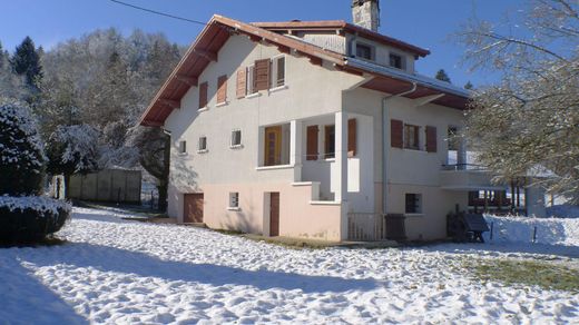 Morillon, Haute-Savoieの高級住宅