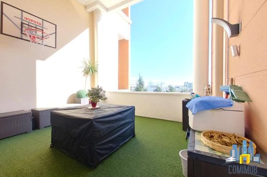 Appartement in Courbevoie, Hauts-de-Seine