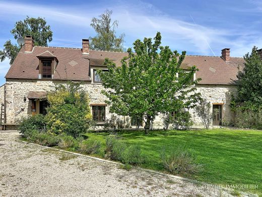 Luxury home in Auger-Saint-Vincent, Oise