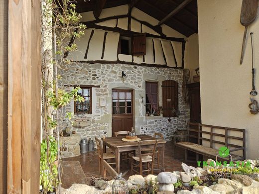 Luxus-Haus in Sigalens, Gironde