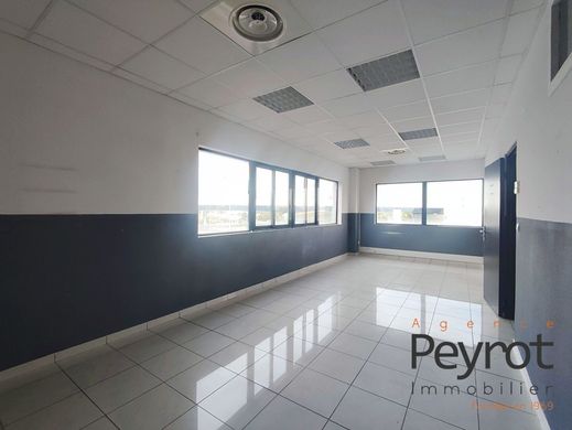 Office in Canohès, Pyrénées-Orientales