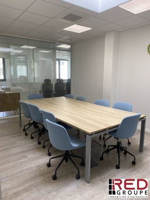 Офис, Gémenos, Bouches-du-Rhône