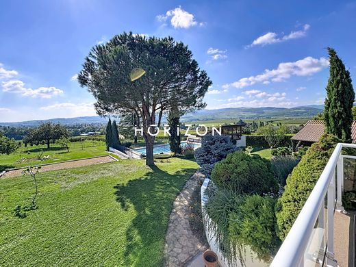 Luxury home in Chevagny-les-Chevrières, Saône-et-Loire