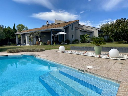 Casa di lusso a Bourg-de-Péage, Drôme