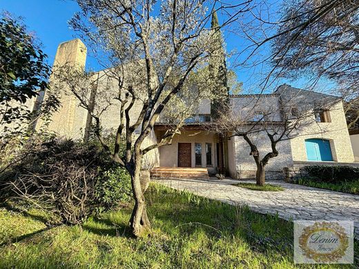 Luxe woning in Nîmes, Gard