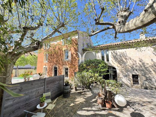 Luxury home in Caumont-sur-Durance, Vaucluse