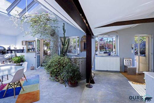 Apartment in Saint-Ouen, Seine-Saint-Denis
