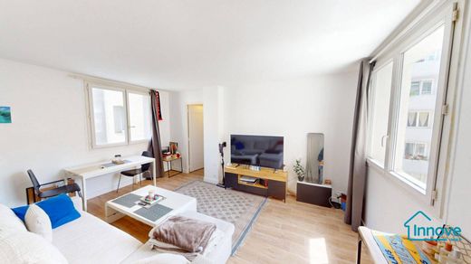 Apartment / Etagenwohnung in Motte-Picquet, Commerce, Necker, Paris