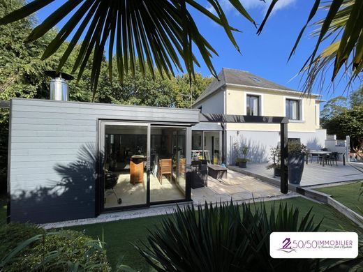 豪宅  Plouezoc'h, Finistère