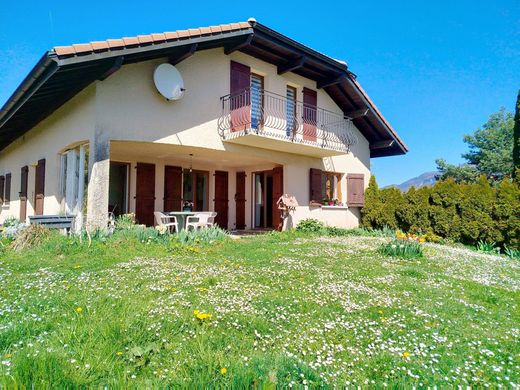 豪宅  Andilly, Haute-Savoie