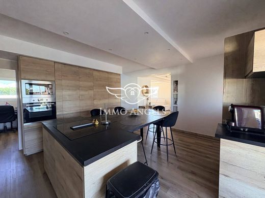 Luxury home in Mauguio, Hérault