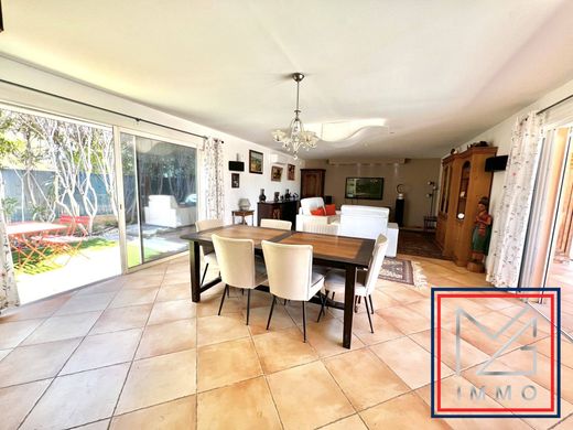 Casa di lusso a Six-Fours-les-Plages, Var