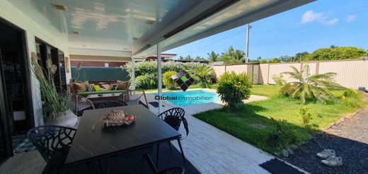 Πολυτελή κατοικία σε Taravao, District de Vairao