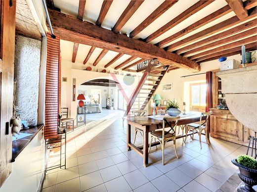 Luxe woning in Villars-les-Dombes, Ain