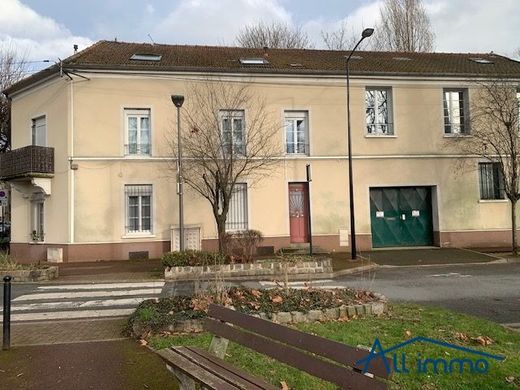 Жилой комплекс, Saint-Maur-des-Fossés, Val-de-Marne