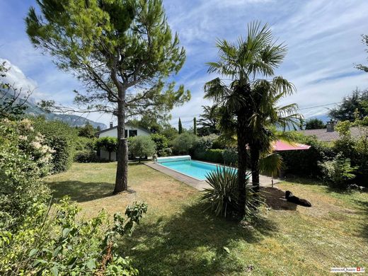 Luxury home in Saint-Ismier, Isère