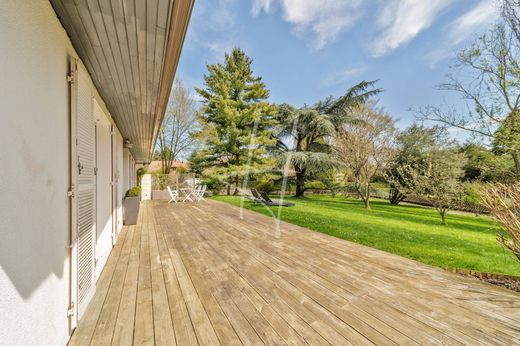 Luxe woning in Corny-sur-Moselle, Moselle