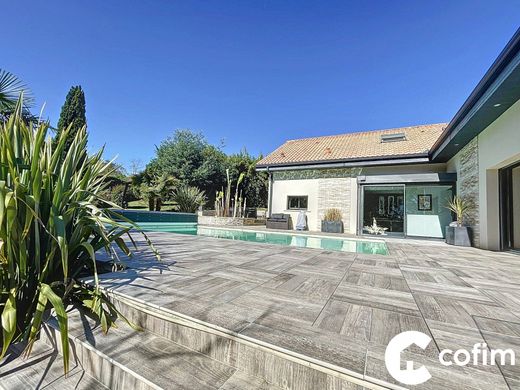 Casa di lusso a Orleix, Alti Pirenei