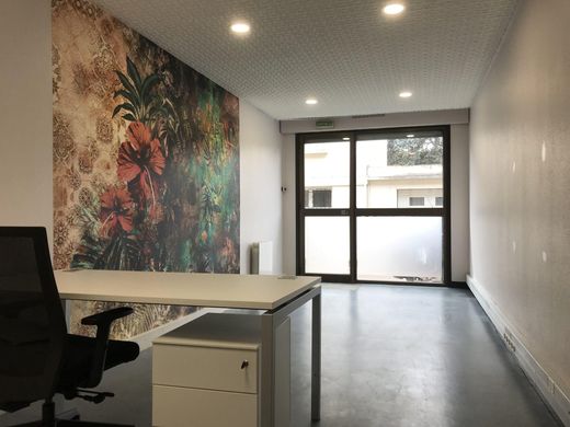 Biuro w Louviers, Eure